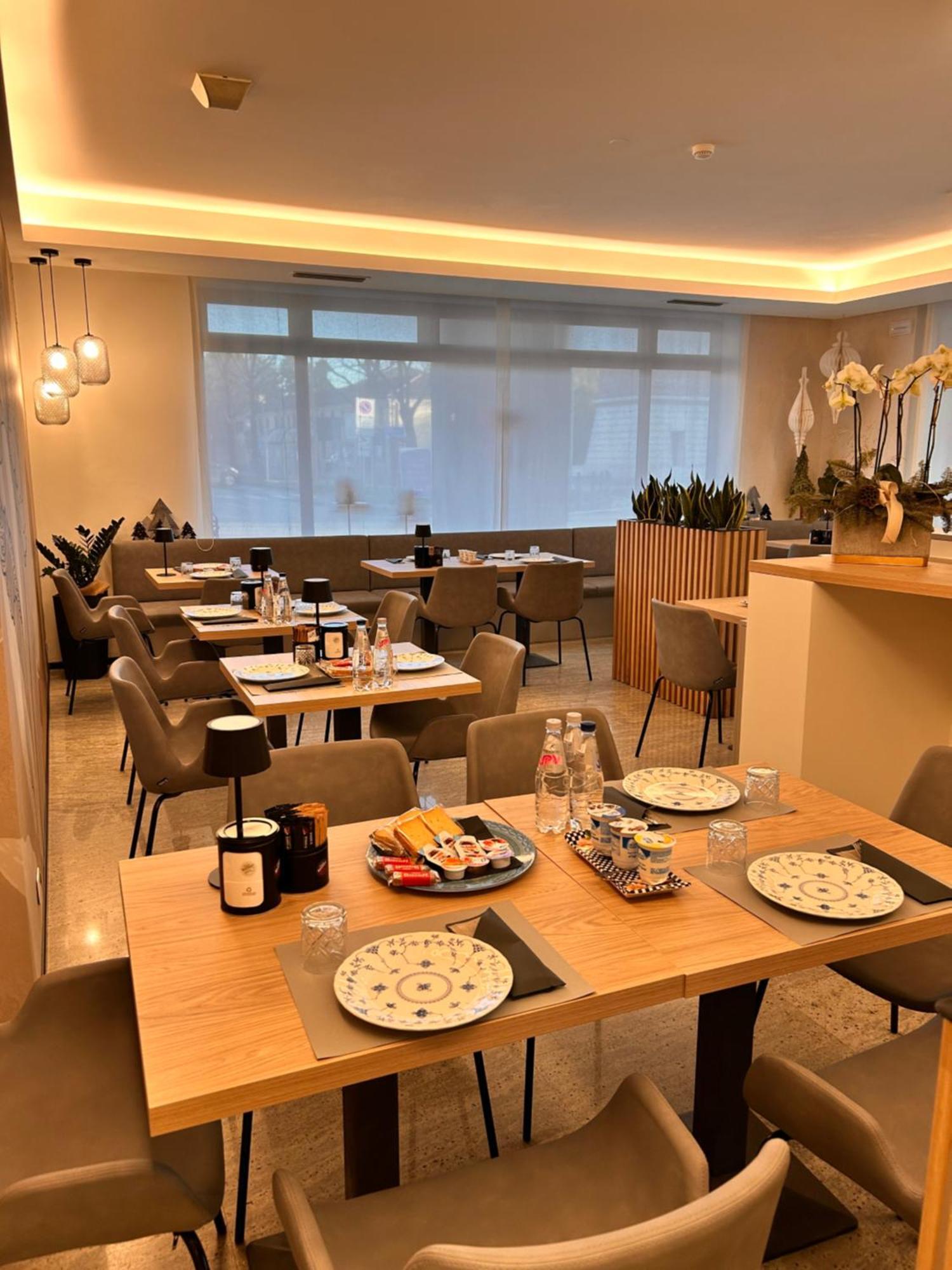 Hotel Centrale Resana Екстер'єр фото